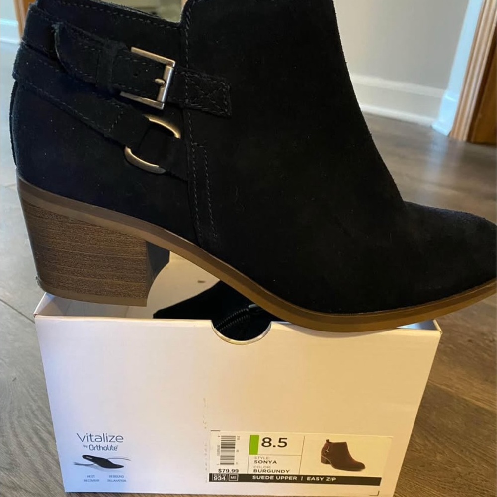 Women's navy Suede Ankle Boots
